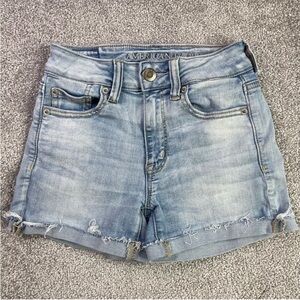 American Eagle Shorts Women's 0 Blue Midi Light Wash Cuffed Stretch Denim